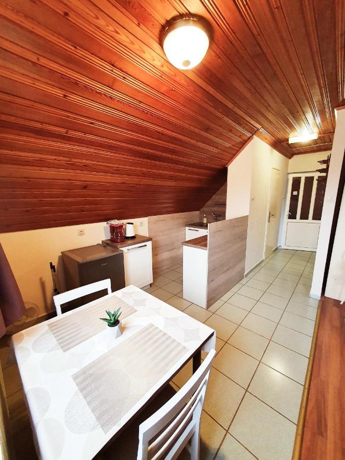 Nemes Apartmanhaz Heviz Bagian luar foto