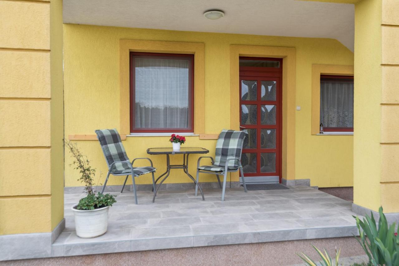 Nemes Apartmanhaz Heviz Bagian luar foto