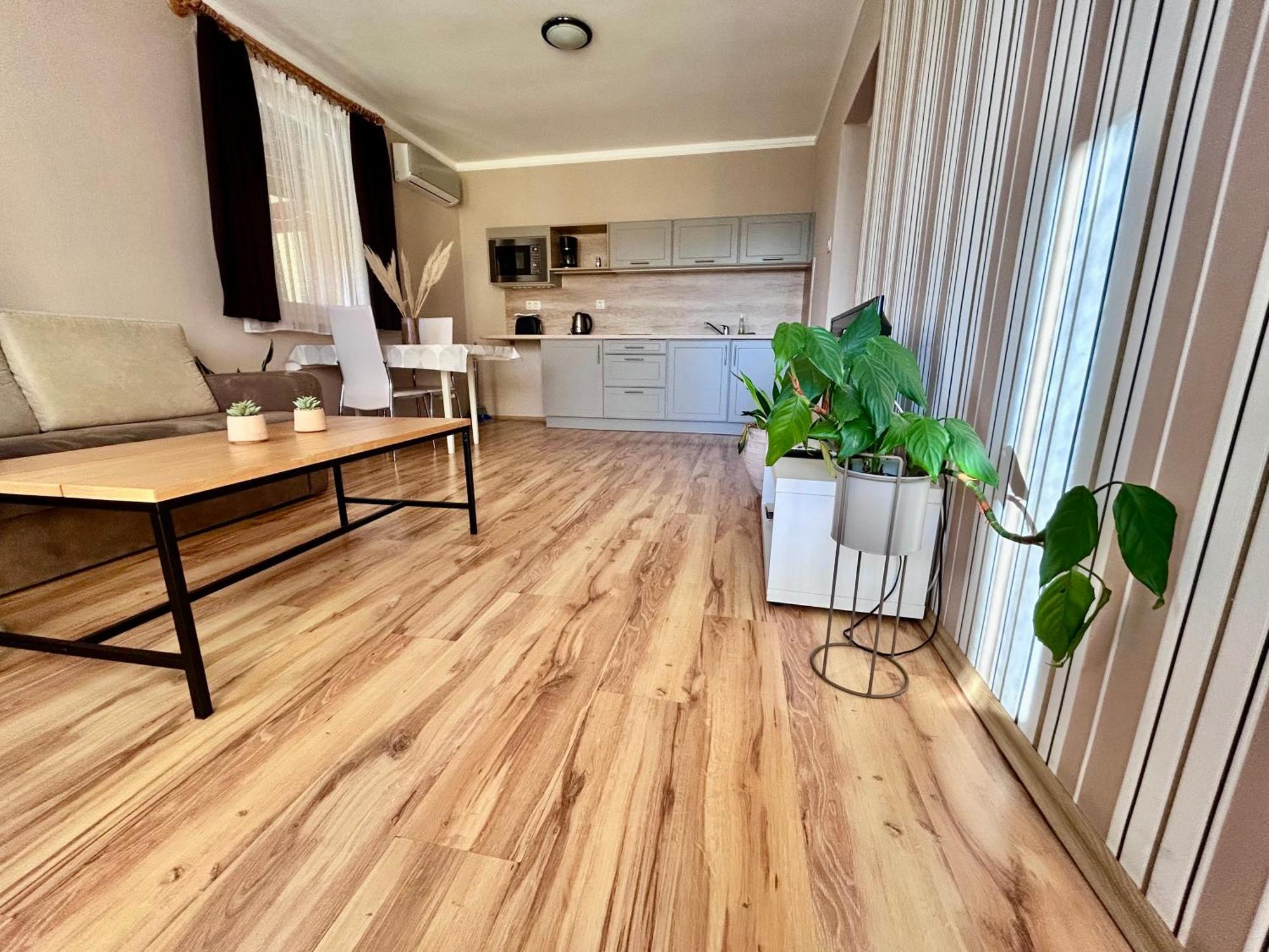 Nemes Apartmanhaz Heviz Bagian luar foto