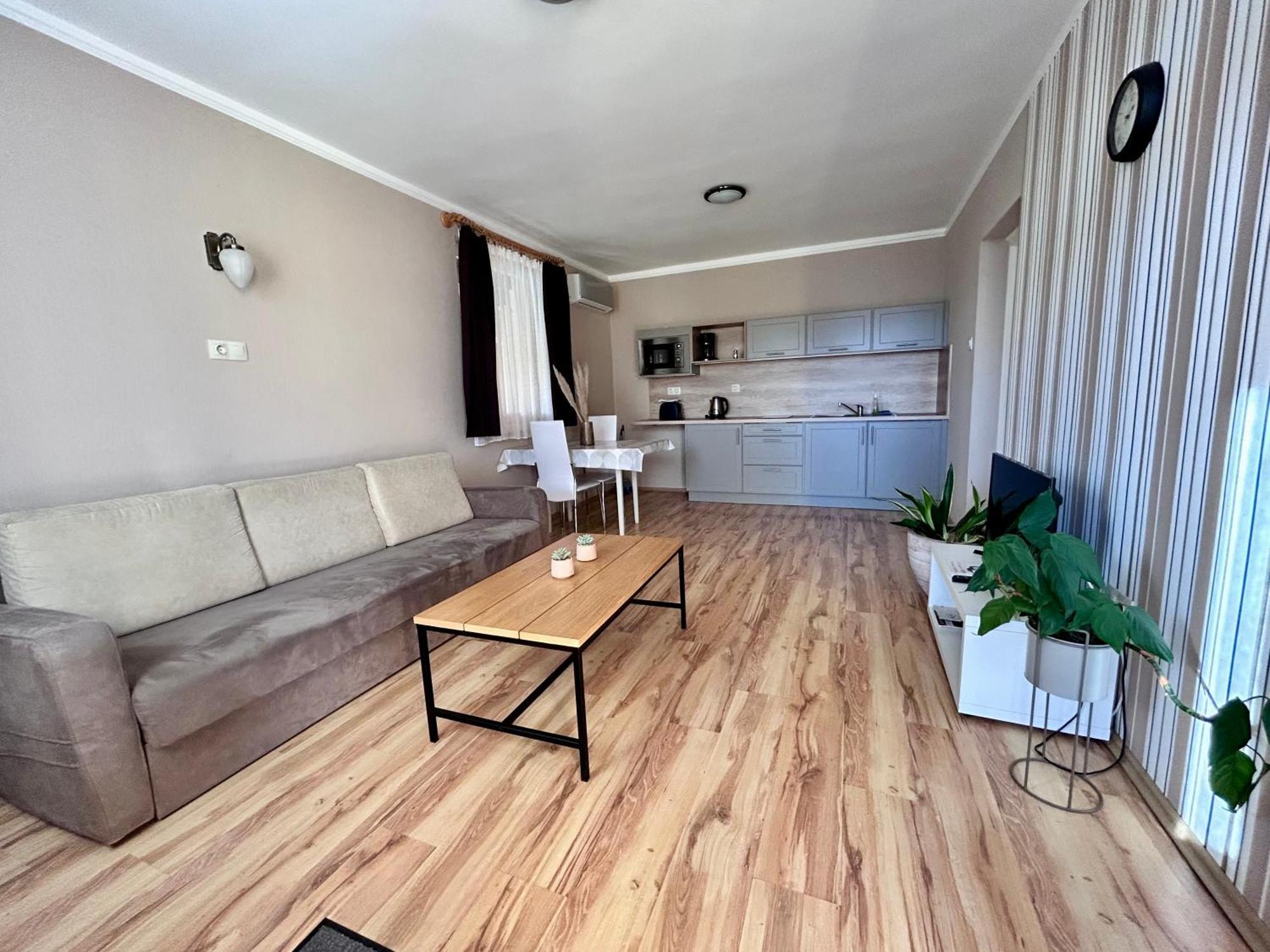 Nemes Apartmanhaz Heviz Bagian luar foto