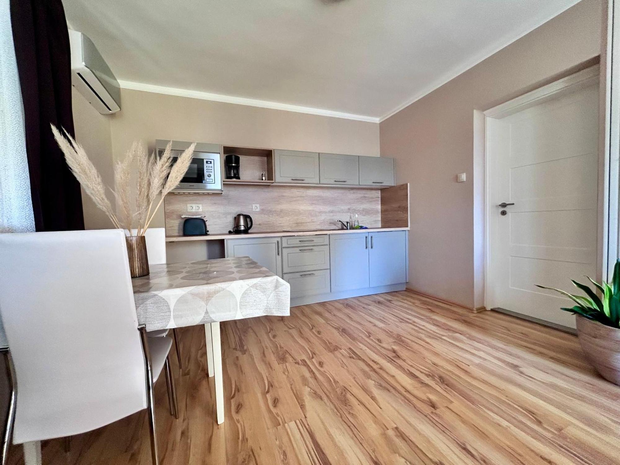 Nemes Apartmanhaz Heviz Bagian luar foto